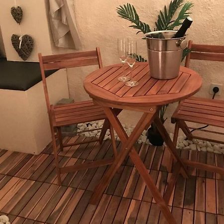 Les Secrets D'Alcove, Nuits Romantiques Avec Spa Aix-en-Provence Exterior photo