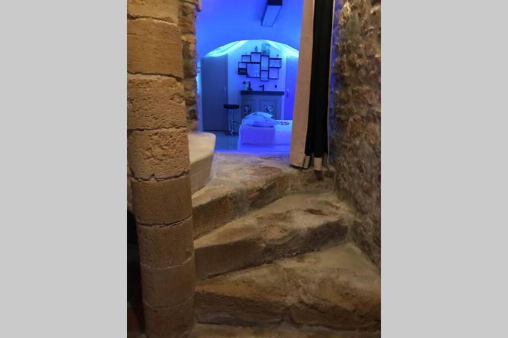 Les Secrets D'Alcove, Nuits Romantiques Avec Spa Aix-en-Provence Exterior photo