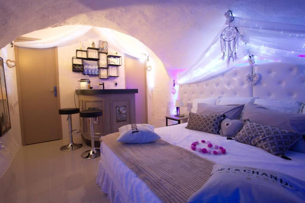 Les Secrets D'Alcove, Nuits Romantiques Avec Spa Aix-en-Provence Exterior photo