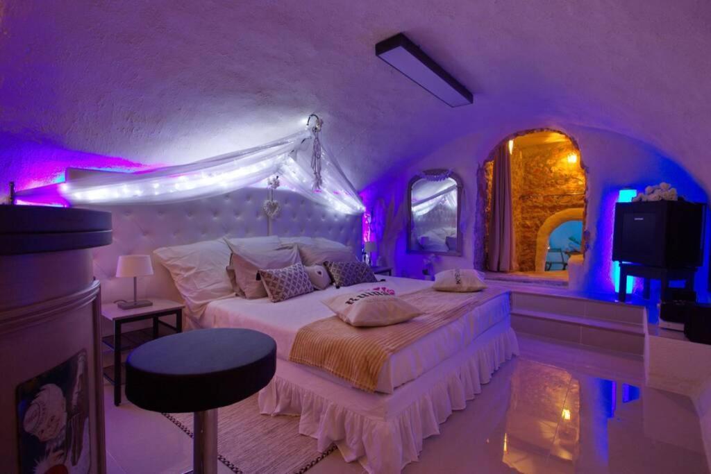 Les Secrets D'Alcove, Nuits Romantiques Avec Spa Aix-en-Provence Exterior photo