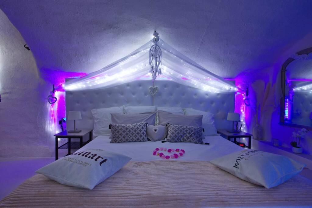 Les Secrets D'Alcove, Nuits Romantiques Avec Spa Aix-en-Provence Exterior photo