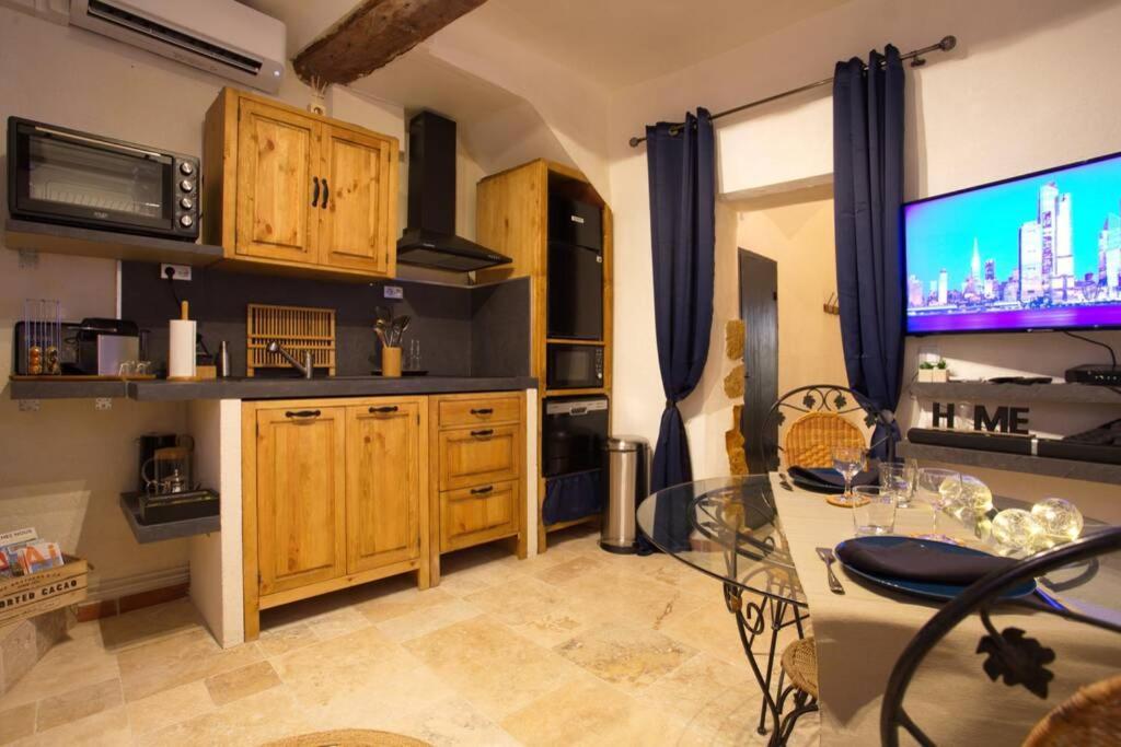 Les Secrets D'Alcove, Nuits Romantiques Avec Spa Aix-en-Provence Exterior photo